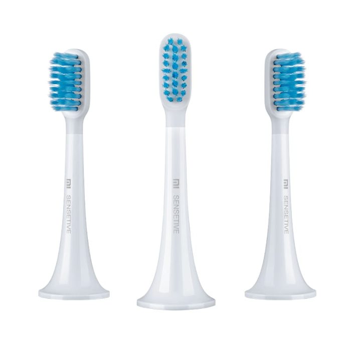 Keep your teeth clean with the Xiaomi Mi Electric Toothbrush Head. It comes in a pack of 3 heads