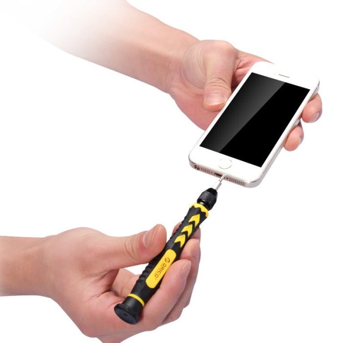 a compact size and is easy to carry.