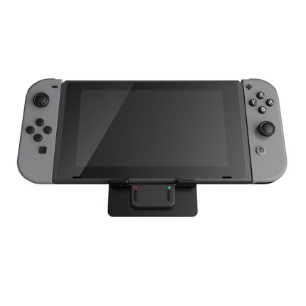 <p>The Sparkfox <span class="caracteristicasProducto">Dual Audio Chat Adapter</span> for Nintendo Switch allows you to connect any compatible bluetooth headset to the switch wirelessly. Enjoy gaming on the switch without worrying about extra cables or clutter. This Sparkfox adapter also comes with a 2 piece flat stand and dock adapter for charging.</p>