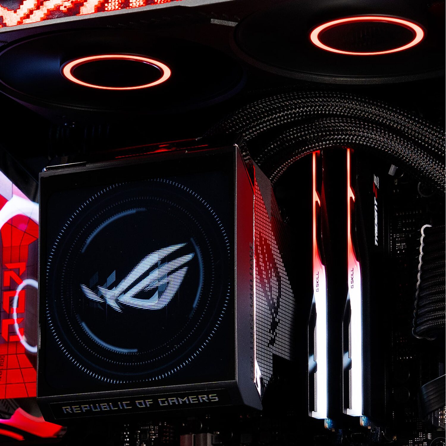 ASUS ROG Strix SLC IV 360 ARGB LCD Liquid CPU Cooler - Black - Image 5